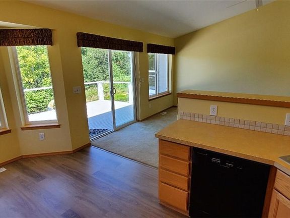 4th image of 5411 67th St NE