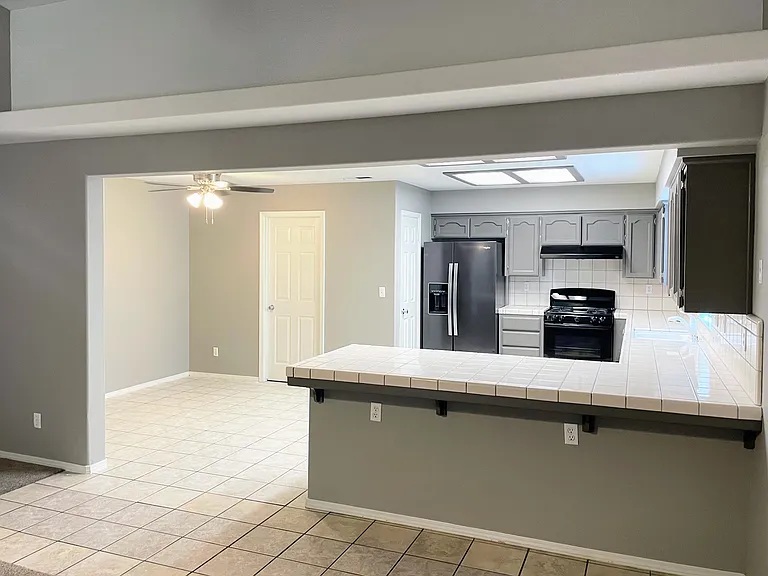 3404 N Forestiere Ave — Photo 5