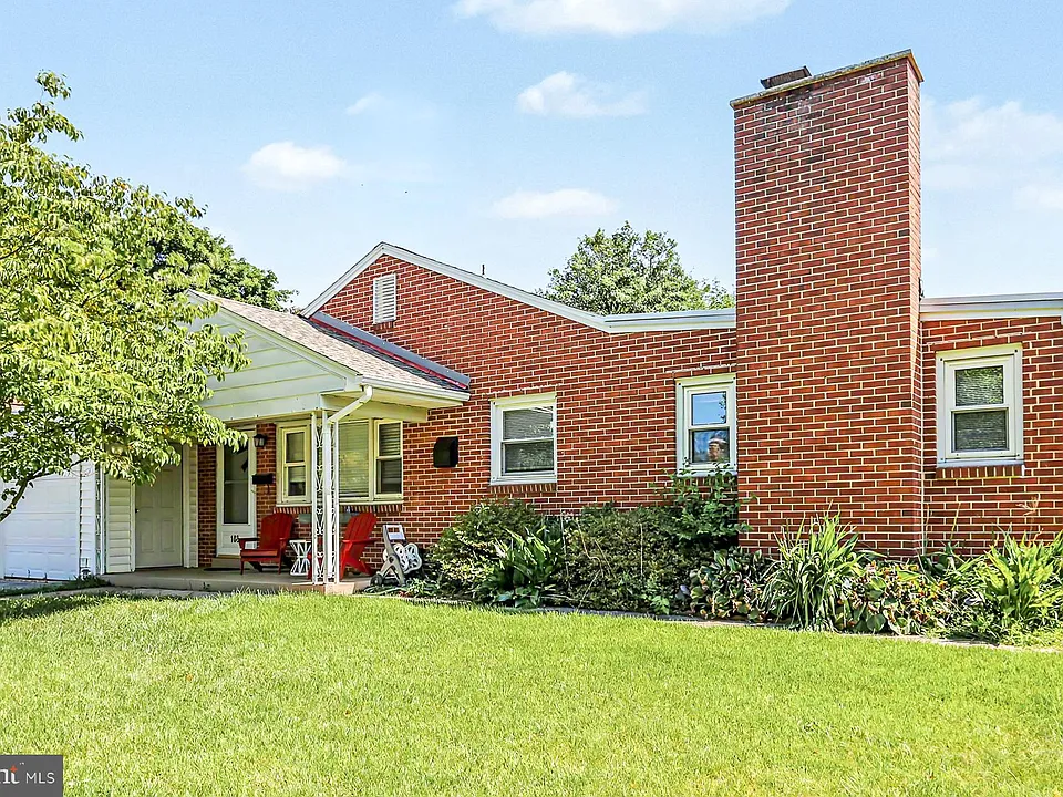 103 Maple Ave