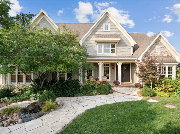 1721 W 4th St, Pella, IA 50219