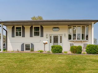 18 Elgin Ave, Romeoville, IL 60446
