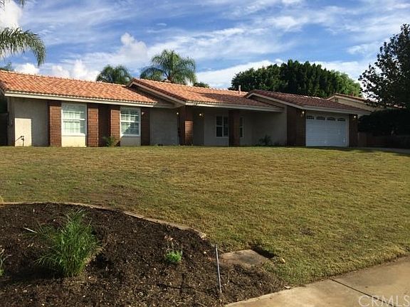 2nd image of 28406 Carriage Hill Dr