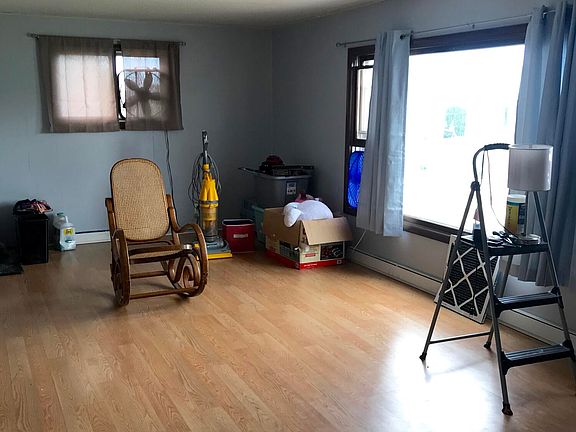 3rd image of 700 Fort St