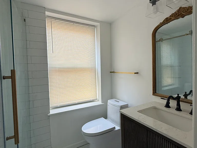 252 S 10th St #3R — Photo 8