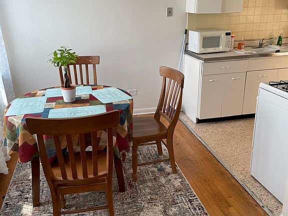 5th image of 8903 Lamon Ave #3