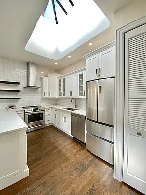 Rented by Waverly Realty Associates | media 32