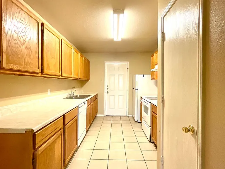 7560 Oak Chase — Photo 24