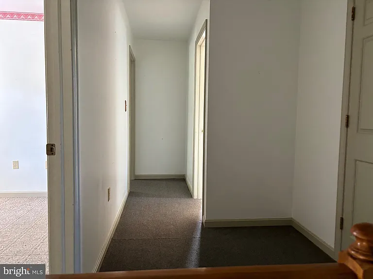 23 Sherrard Dr — Photo 9