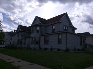 1430 Vine St APT C, La Crosse, WI 54601