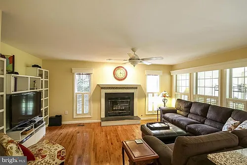 14 Meade Ct Photo 1