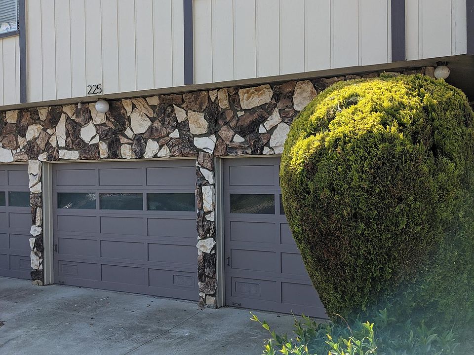 1st image of 225 Willow Ave #3