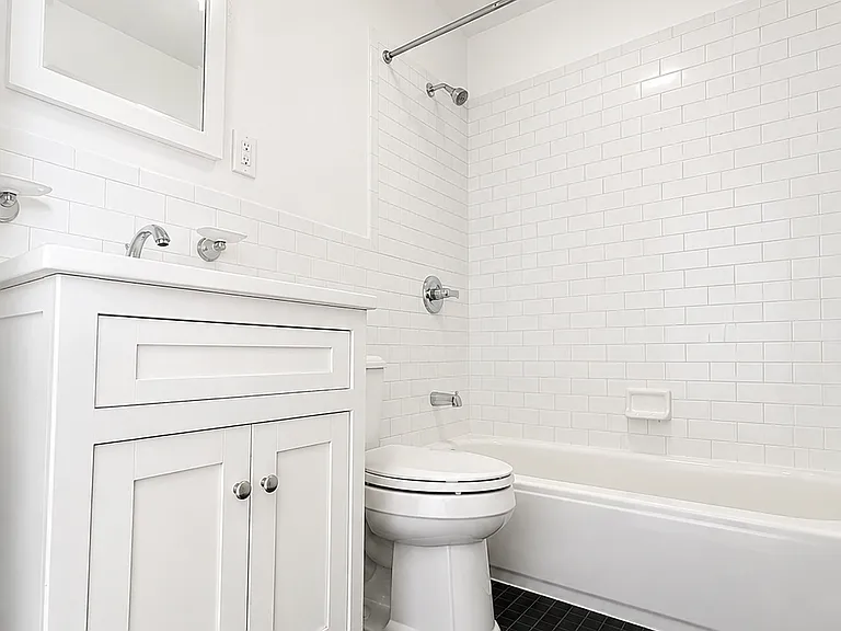 444 Grand Ave #3 — Photo 3