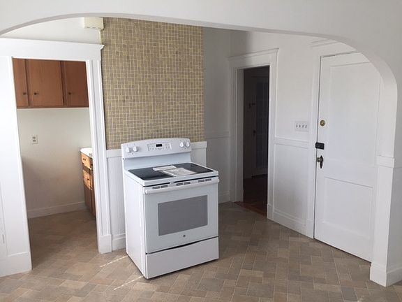 3rd image of 7 Dartmouth St #2