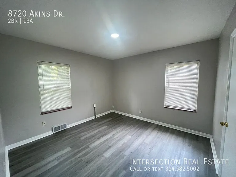 8720 Akins Dr — Photo 7