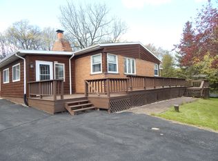 5520 Scenery Dr, Waterford, WI 53185