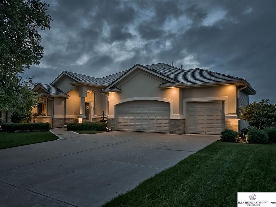 1st image of 4210 N 195th St