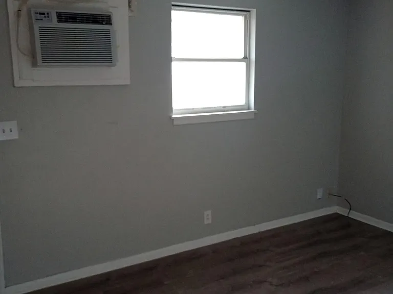 2210 Morena St — Photo 13