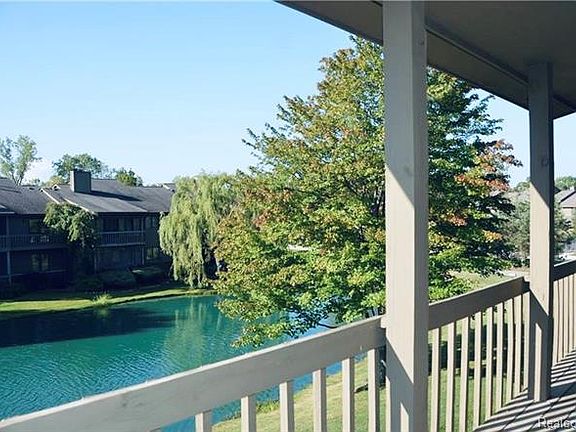 2nd image of 9777 Hawthorne Glen Dr