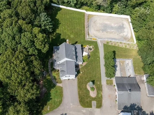 1253 Smith St, Dighton, MA 02715