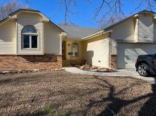 2315 N White Oak Rd, Derby, KS 67037