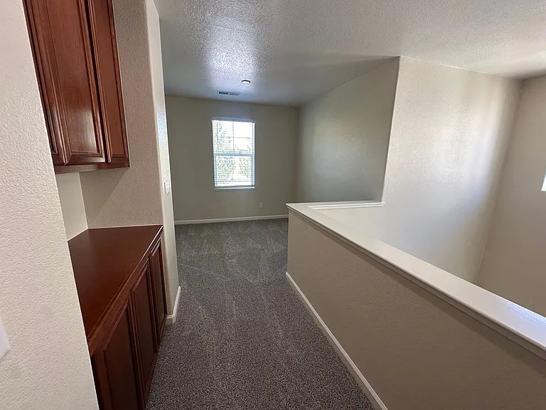 1690 Springhill Dr — Photo 17