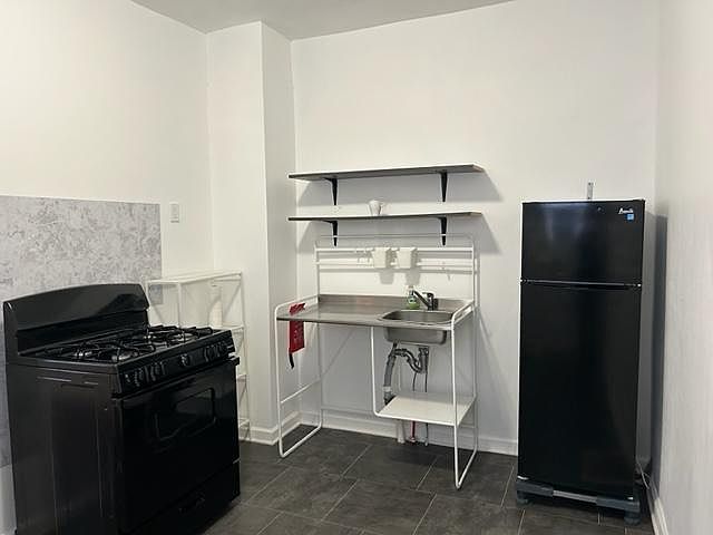 1st image of 118 Hancock St #B