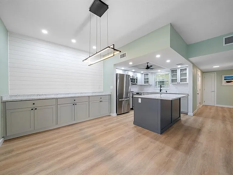 5865 Tidewood Ave #8 — Photo 11