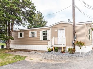 4 Sam St, Acushnet, MA 02743