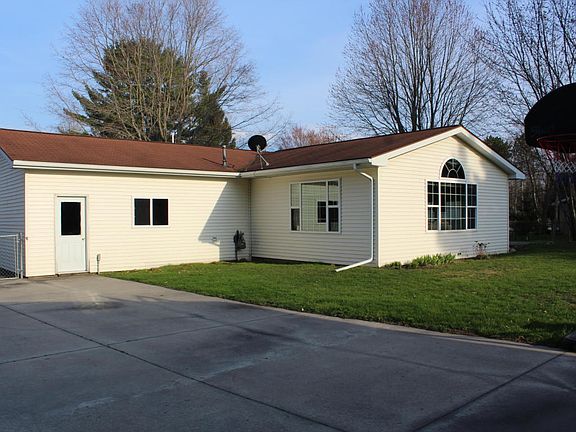 3rd image of 3018 Diamond Dr