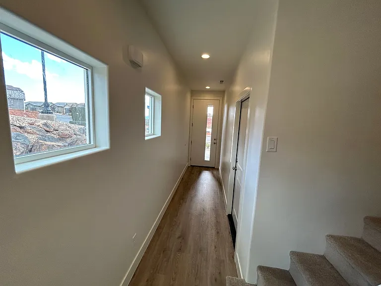 1544 E Mead Ln — Photo 13