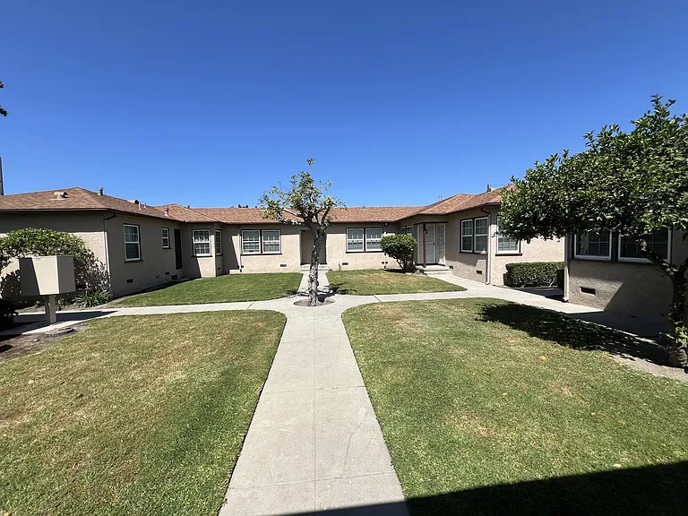 3355 Independence Ave #3355D — Photo 7