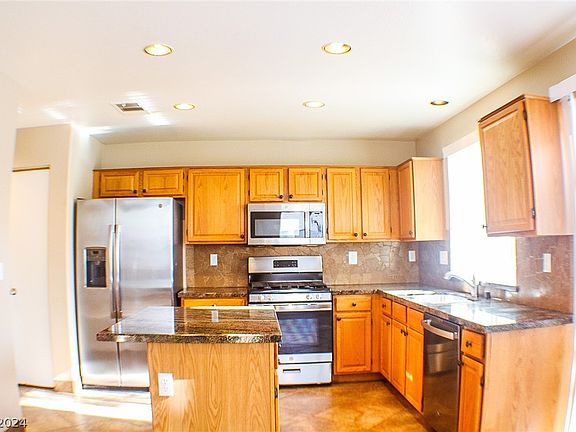 2nd image of 3205 Bracknell St