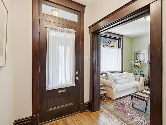 4th image of 1723 Buena Vista St