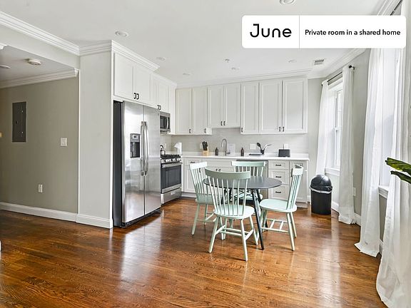 5th image of 490 Washington St #B