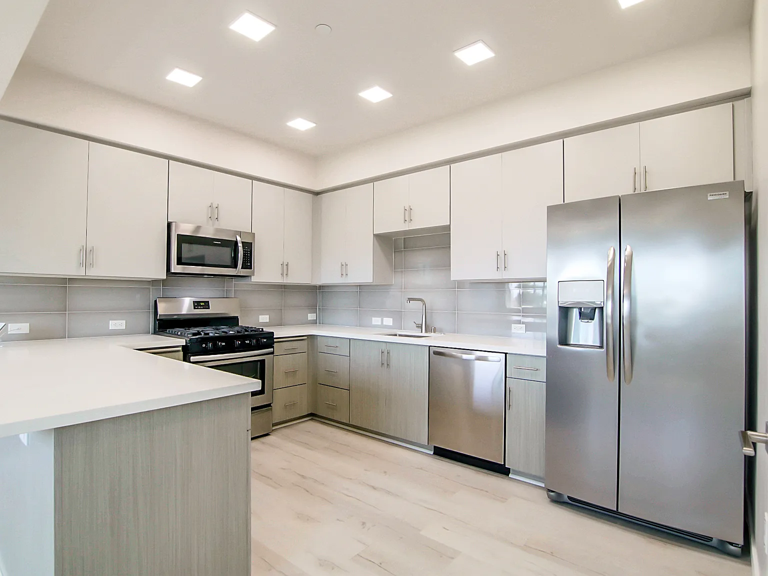 The Vivant Apartments — Photo 2