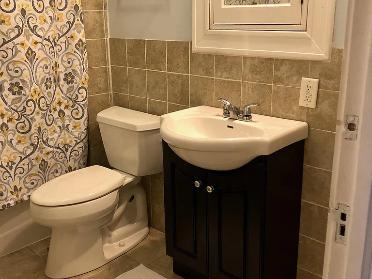 2651 N Wilton Ave #2F — Photo 3