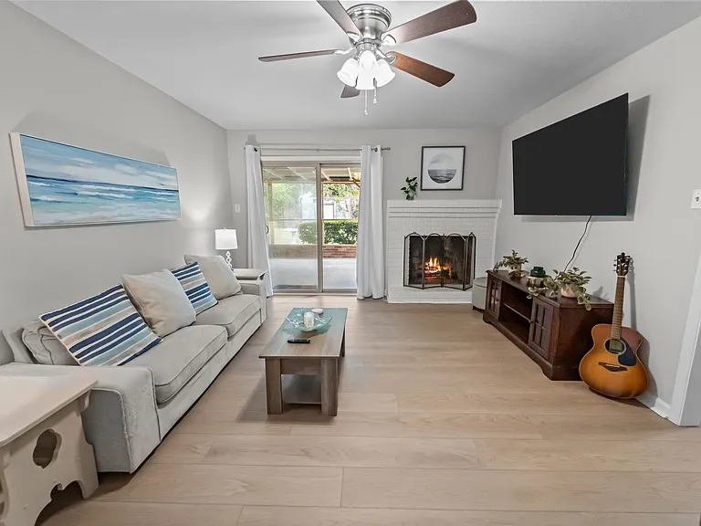 6 Monica Blvd — Photo 16