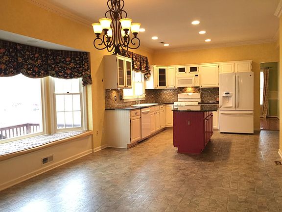 5th image of 4380 Taft Ct