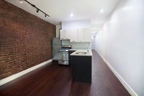 Rented by Bohemia Realty Group | media 8