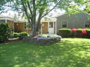 1782 Theresa Dr, Mattituck, NY 11952