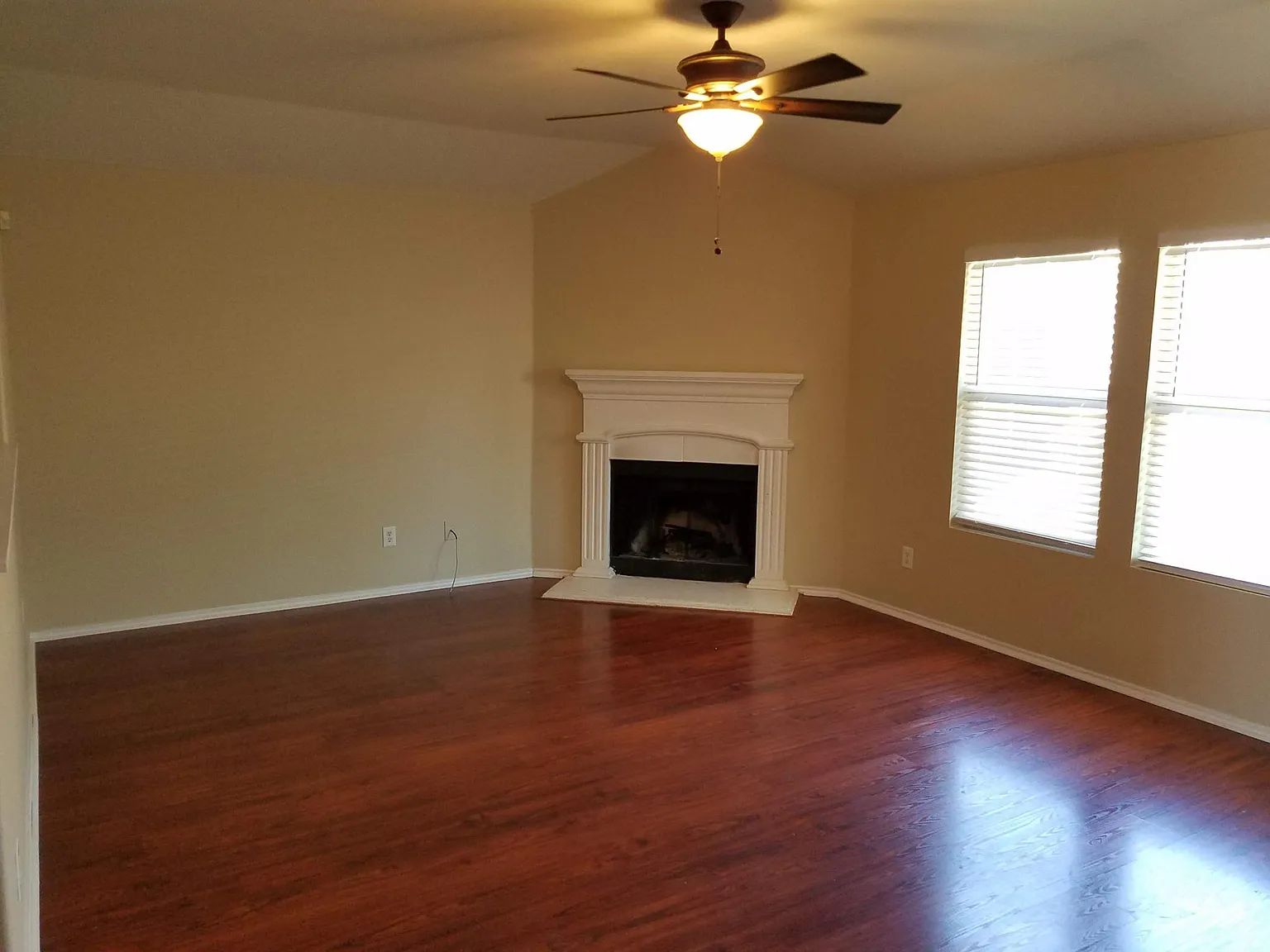 3 bed, 1742 sqft, $2,000 — Photo 2