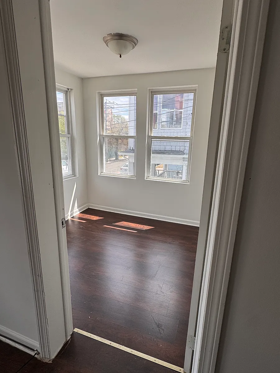 Building Photo - 32 Auburn St #2