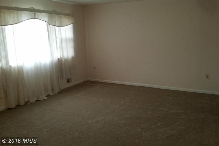 2nd image of 309 Heyse Ct