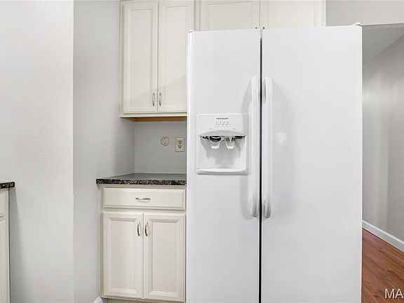 5th image of 4990 Oleatha Ave