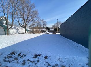 1072 7th St W, Saint Paul, MN 55102