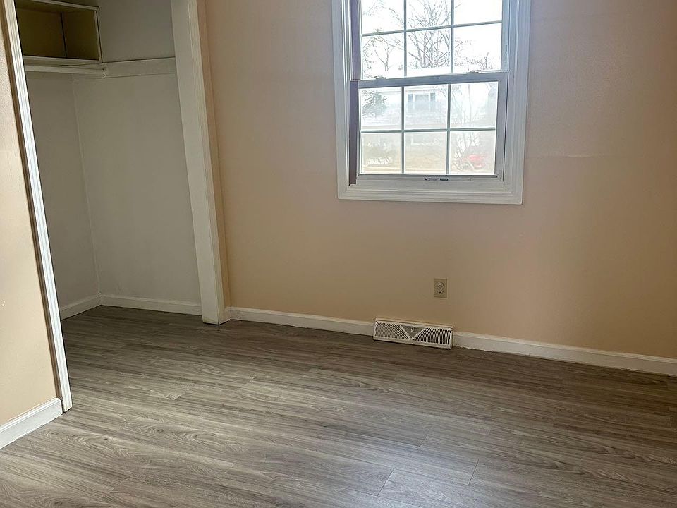 1st image of 294 Sundridge Dr