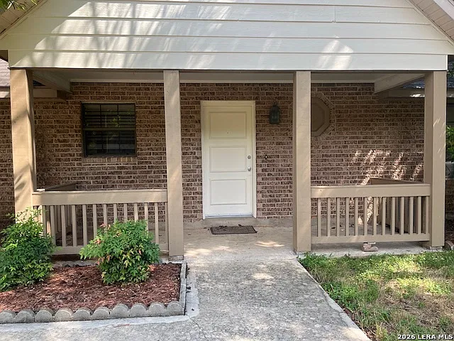 1306 Carnation Ln — Photo 2