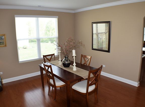 5th image of 3213 Eastbank Cir