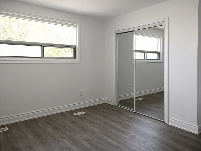 3 Bedrooms : $3030 per month + utilities