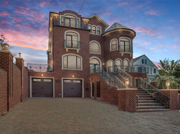 32 Boulevard, Malba, NY 11357